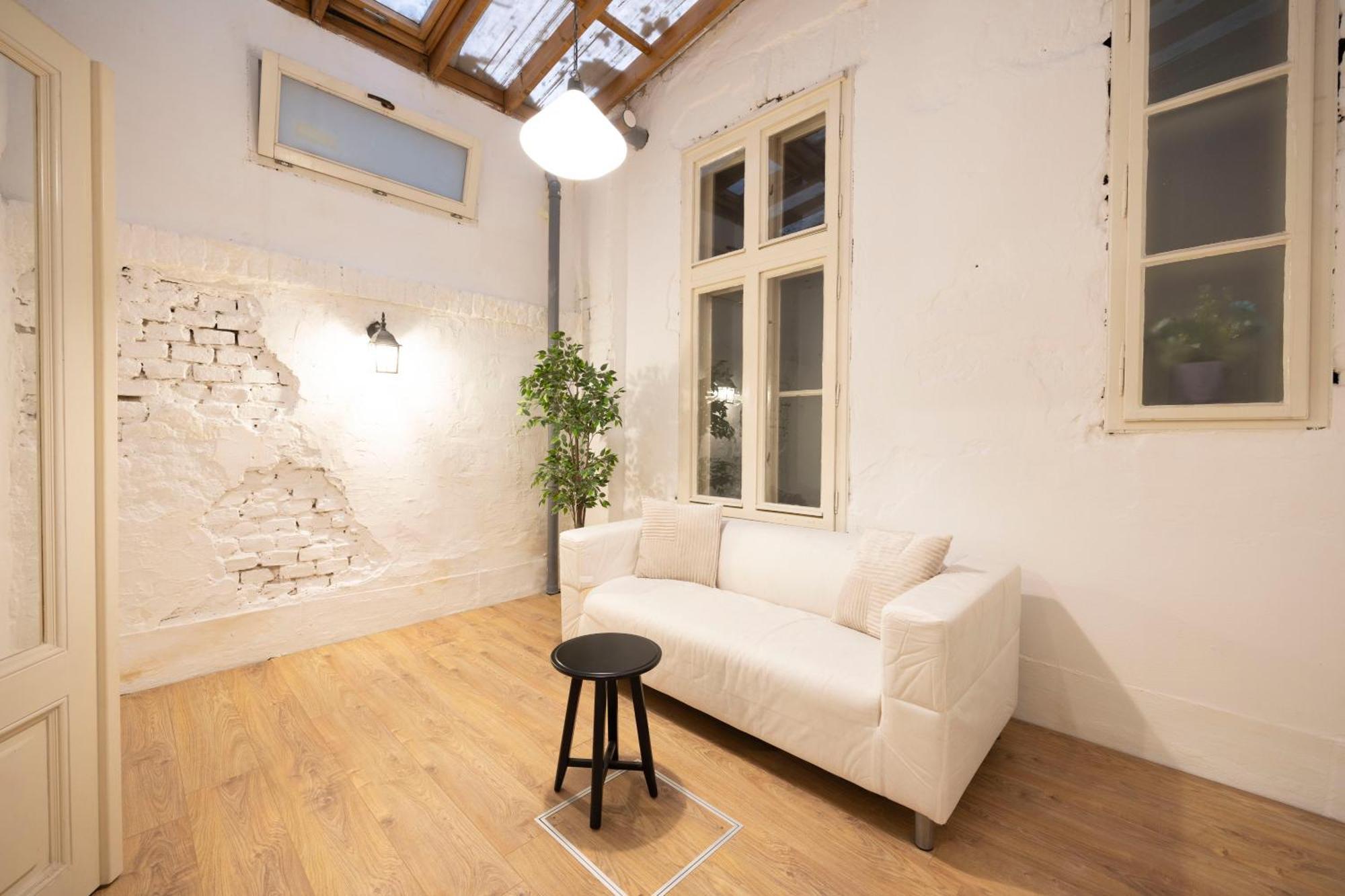 Cozy & Nostalgic Budapest Style Apartment In The Center ภายนอก รูปภาพ